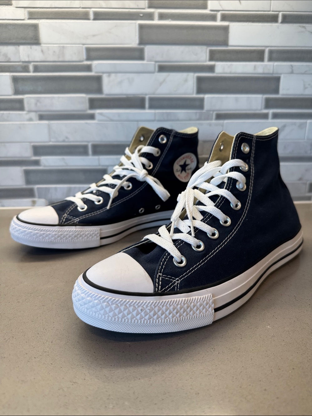 Converse Mens High Top Sneakers in Navy and White
